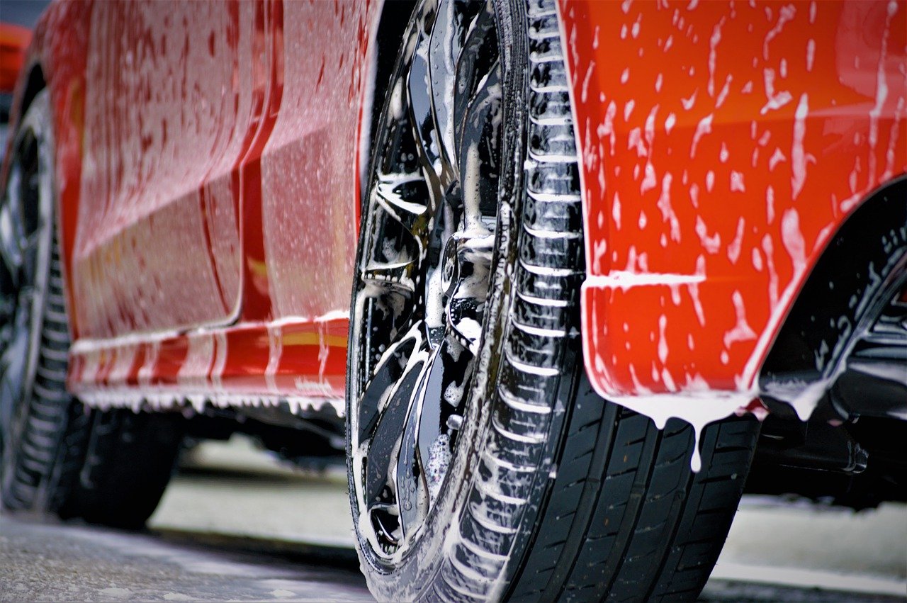 7 powodów, dla których powinieneś korzystać z myjni samochodowej
