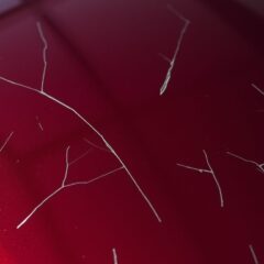 Jak usunąć rysy z lakieru: ocena głębokości i metody od pasty po polerowanie maszynowe